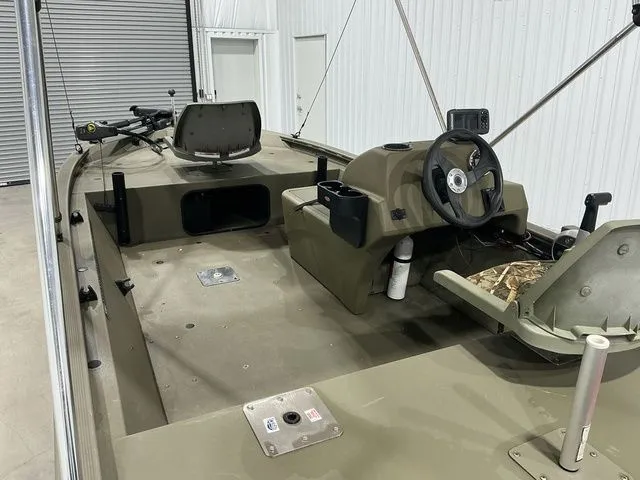 Slide: The Image of Tracker GRIZZLY® 1648 MVX SC 2017 - 16