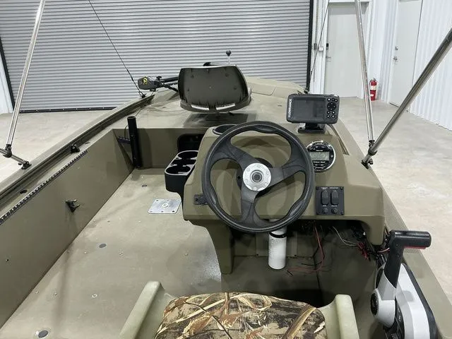 Slide: The Image of Tracker GRIZZLY® 1648 MVX SC 2017 - 17