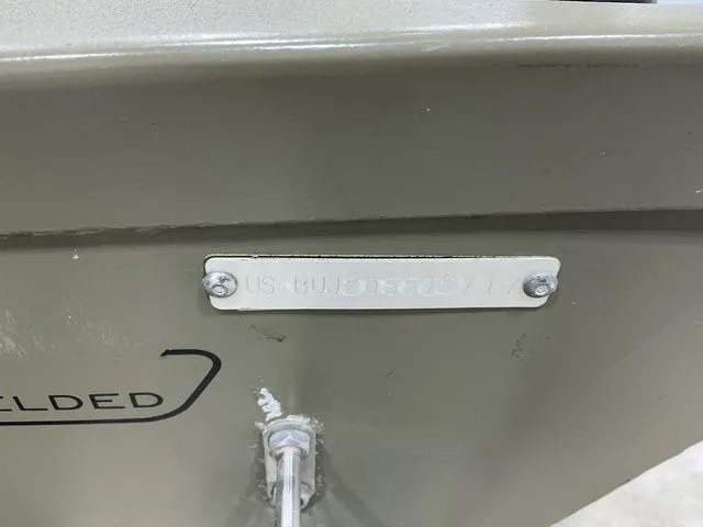 Slide: The Image of Tracker GRIZZLY® 1648 MVX SC 2017 - 18