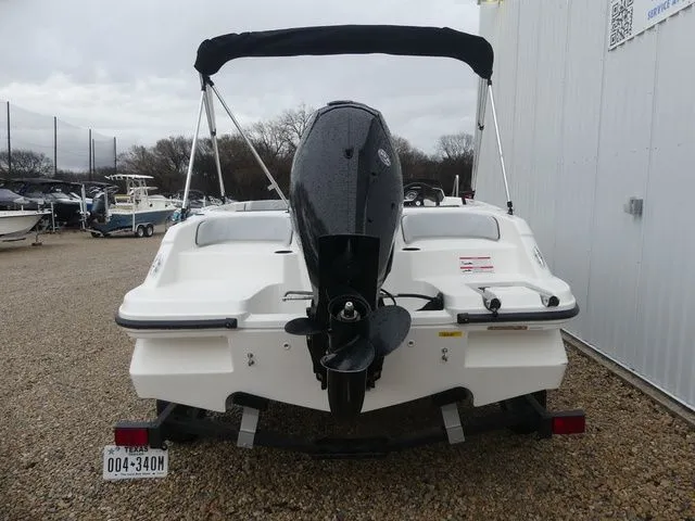 Slide: The Image of Bayliner Element M17 2022 - 5