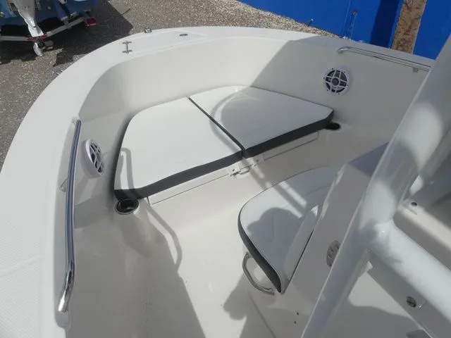 Slide: The Image of Robalo R180 Center Console 2026 - 12