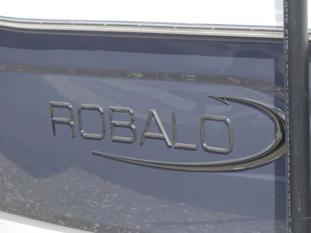 Slide: The Image of Robalo R180 Center Console 2026 - 7
