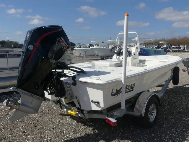 Slide: The Image of Mako 18 Pro Skiff 2026 - 4