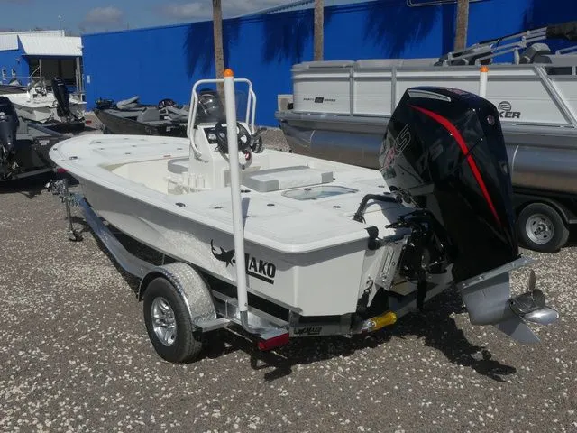 Slide: The Image of Mako 18 Pro Skiff 2026 - 6