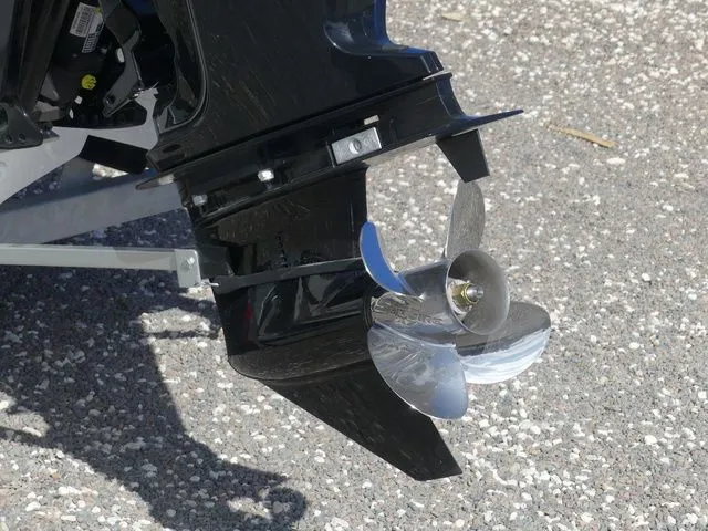 Slide: The Image of Mako Pro Skiff 17 CC 2026 - 11