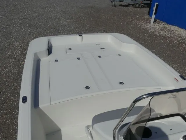 Slide: The Image of Mako Pro Skiff 17 CC 2026 - 12