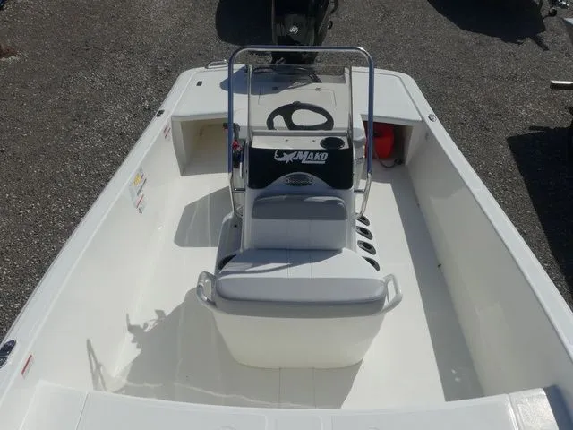 Slide: The Image of Mako Pro Skiff 17 CC 2026 - 13