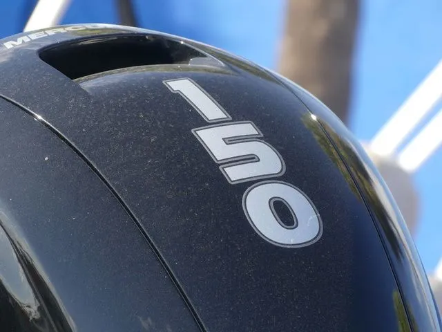 Slide: The Image of Hurricane SunDeck Sport 192 OB 2022 - 10