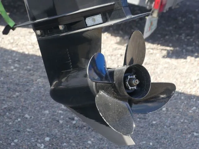 Slide: The Image of Hurricane SunDeck Sport 192 OB 2022 - 11