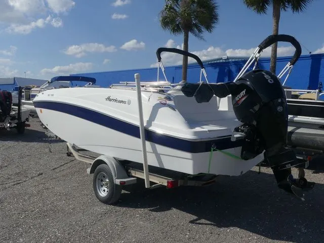 Slide: The Image of Hurricane SunDeck Sport 192 OB 2022 - 6