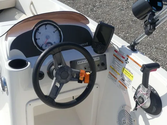 Slide: The Image of Bayliner Element E16 2019 - 16