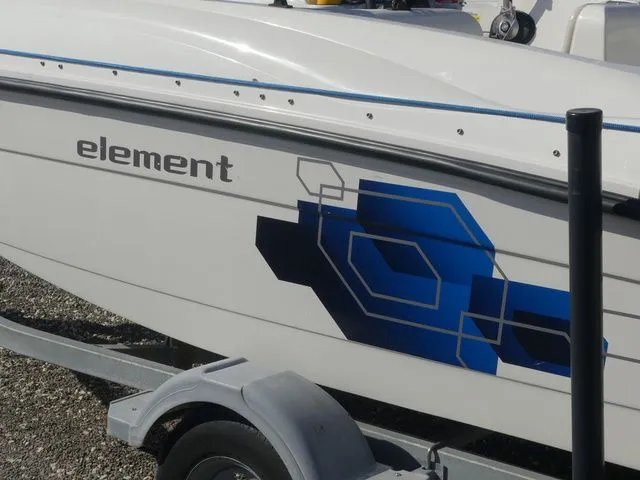 Slide: The Image of Bayliner Element E16 2019 - 8