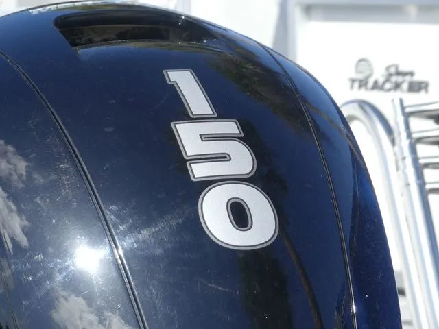 Slide: The Image of Sun Tracker Party Barge 22 RF XP3 2026 - 10