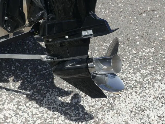 Slide: The Image of Sun Tracker Party Barge 22 RF XP3 2026 - 11