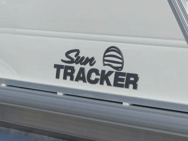 Slide: The Image of Sun Tracker Party Barge 22 RF XP3 2026 - 7