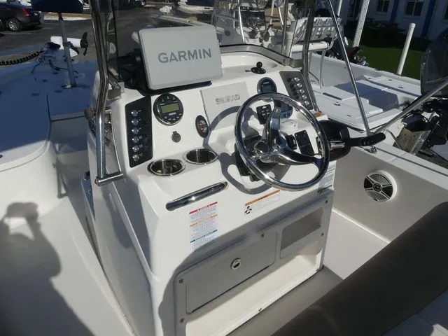 Slide: The Image of Robalo 206 Cayman 2019 - 10