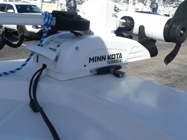 Slide: The Image of Robalo 206 Cayman 2019 - 15