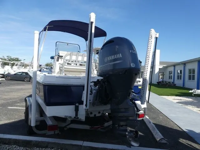 Slide: The Image of Robalo 206 Cayman 2019 - 4