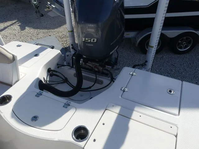 Slide: The Image of Robalo 206 Cayman 2019 - 6