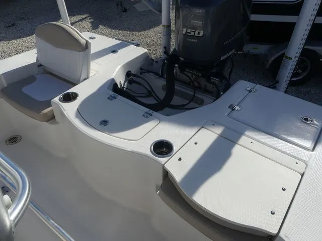 Slide: The Image of Robalo 206 Cayman 2019 - 7