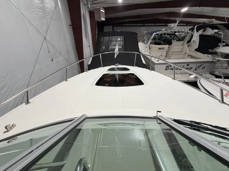 Slide: The Image of Sea Ray Sundancer 280, 2012, in a boat storage facility. - 16