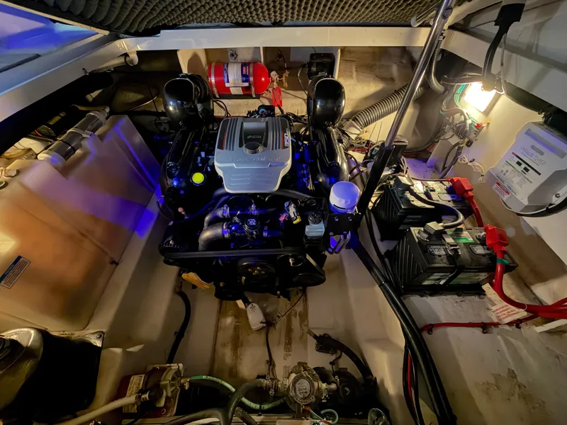 Slide: The Image of Engine room of 2012 Sea Ray Sundancer 280. - 27