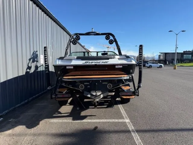 Slide: The Image of Supreme S21 2017 - 2