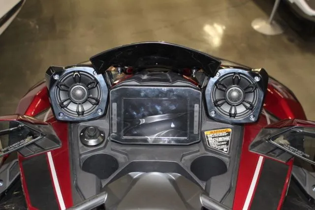 Slide: The Image of Kawasaki Ultra® 310 LX 2026 - 6