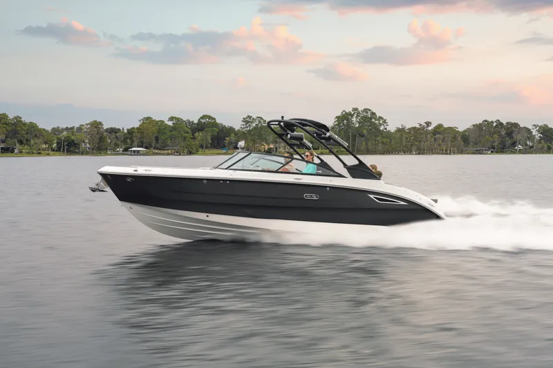 Slide: The Image of Sea Ray SDX 270 2026 - 1