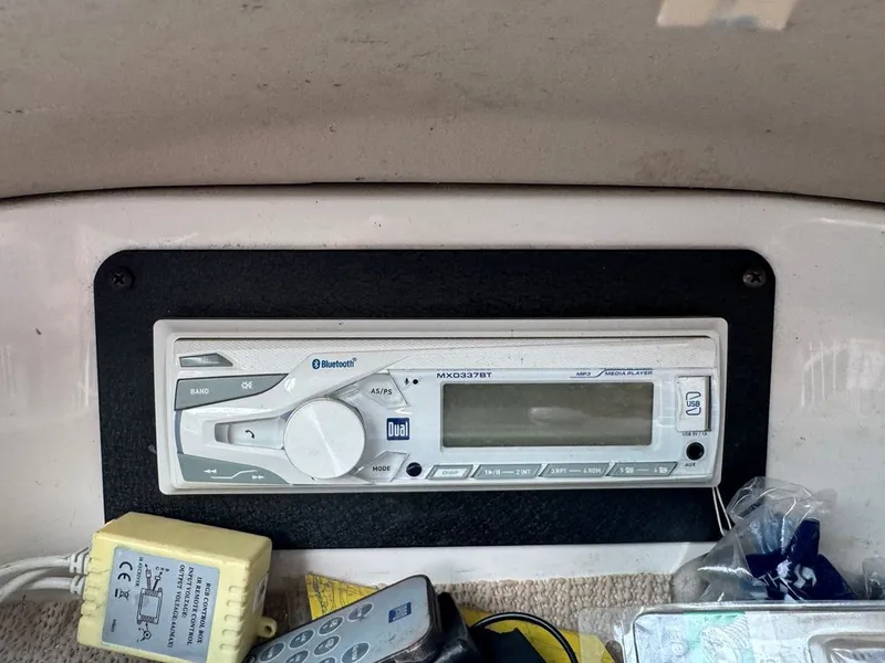 Slide: The Image of Four Winns 190 Horizon 2006 - 9