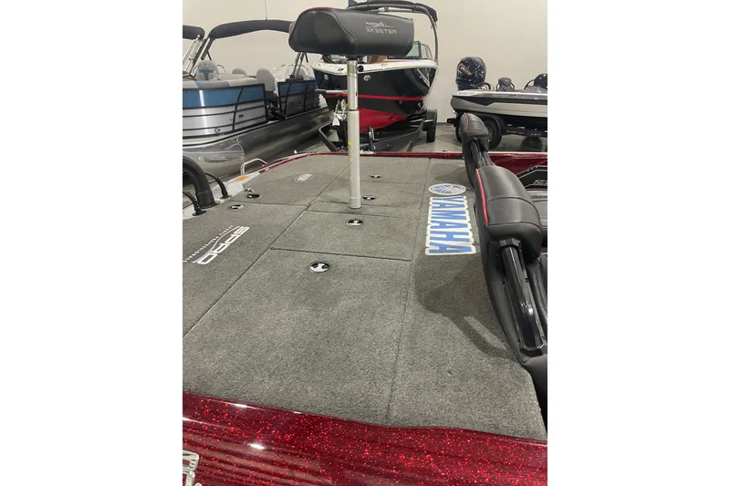 Slide: The Image of 2022 Skeeter ZXR21 boat interior with Yamaha branding and seating. - 20
