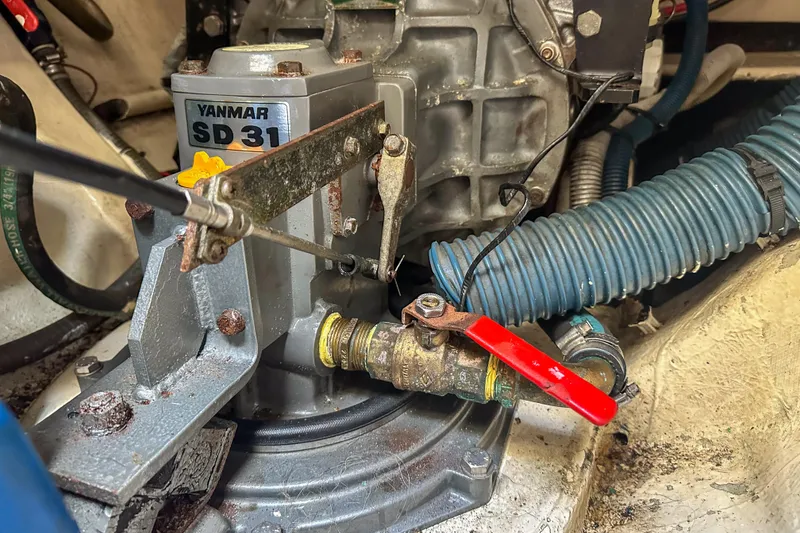 Slide: The Image of Engine compartment of a 2001 Privilege 435 with Yanmar SD 31 component. - 41