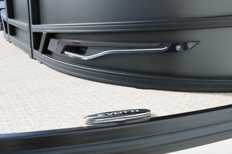 Slide: The Image of 2026 Evotti 725QL boat detail with sleek design and modern features. - 17