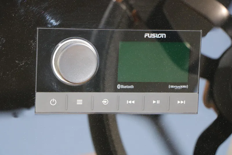 Slide: The Image of Evotti 725QL 2026 audio system with Bluetooth and SiriusXM compatibility. - 52