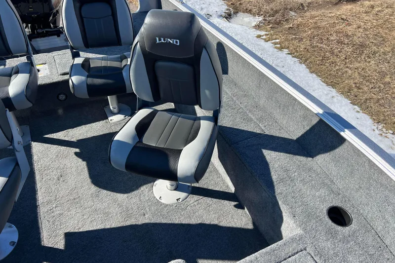 Slide: The Image of Battery compartment of 2016 Lund 1675 Impact Sport boat with wiring connections. - 39