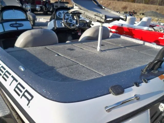 Slide: The Image of Skeeter ZX200 2008 - 12