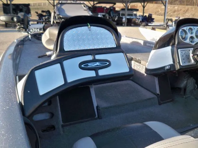 Slide: The Image of Skeeter ZX200 2008 - 13