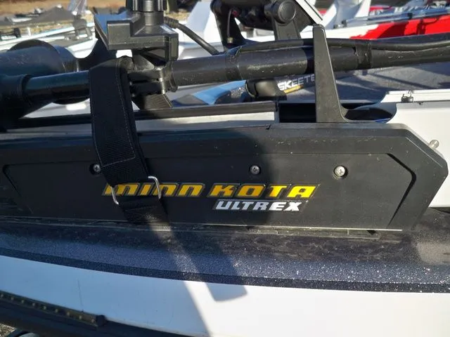 Slide: The Image of Skeeter ZX200 2008 - 3