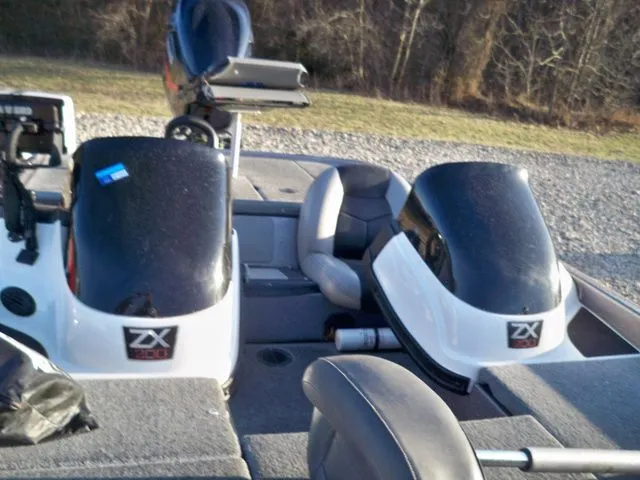 Slide: The Image of Skeeter ZX200 2008 - 6