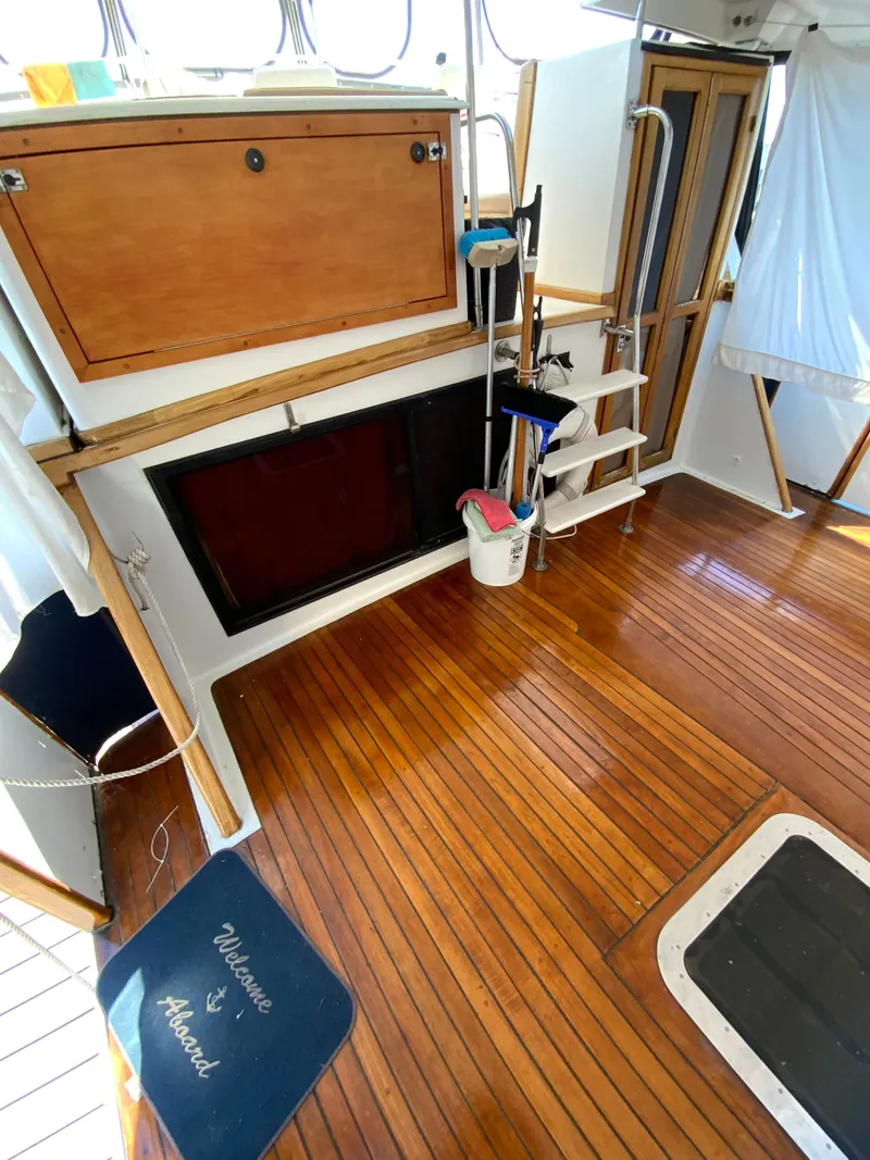 Slide: The Image of Interior of a 1987 President 41 Double Cabin yacht. - 18
