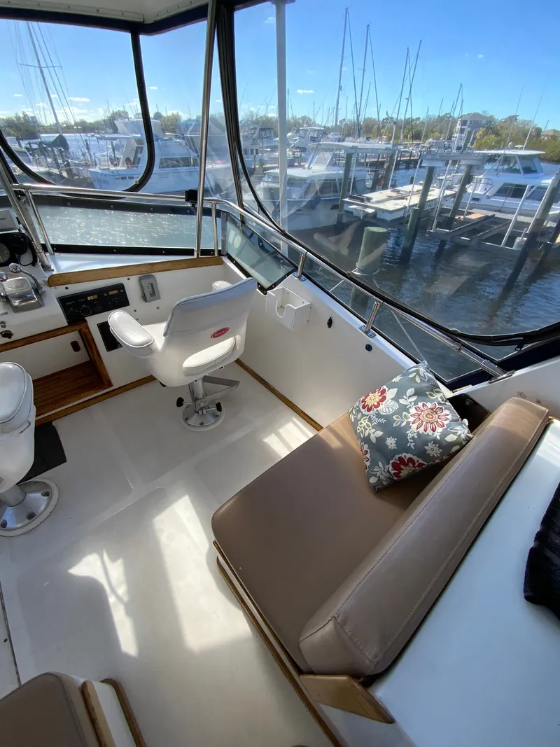 Slide: The Image of Interior of a 1987 President 41 Double Cabin yacht in harbor. - 24