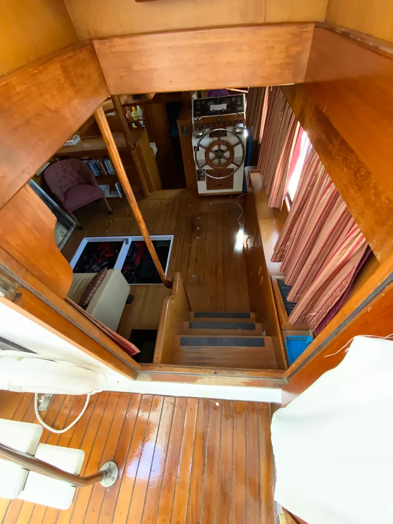 Slide: The Image of Interior of a 1987 President 41 Double Cabin yacht. - 29