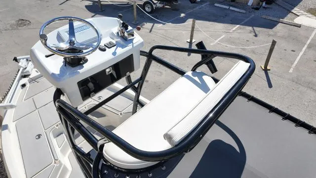 Slide: The Image of Skeeter 230SX 2019 - 13