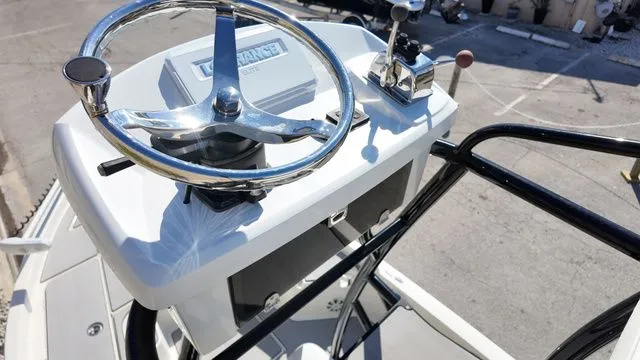 Slide: The Image of Skeeter 230SX 2019 - 14