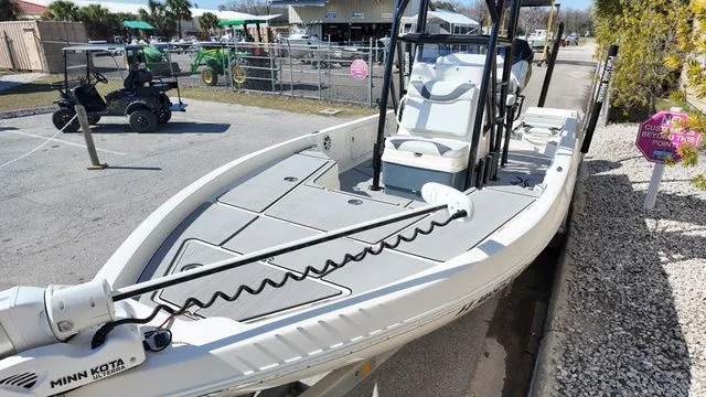 Slide: The Image of Skeeter 230SX 2019 - 17