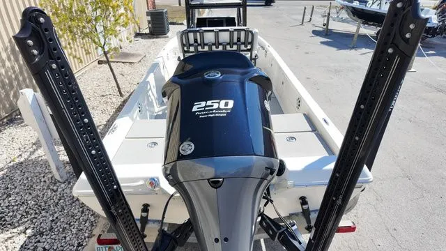 Slide: The Image of Skeeter 230SX 2019 - 22