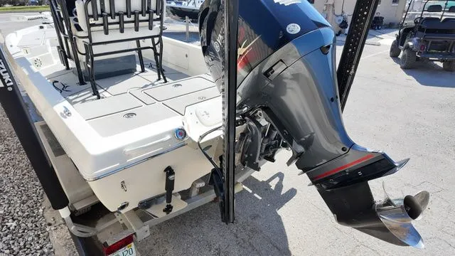 Slide: The Image of Skeeter 230SX 2019 - 4