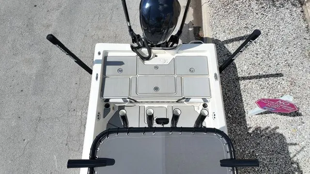 Slide: The Image of Skeeter 230SX 2019 - 42