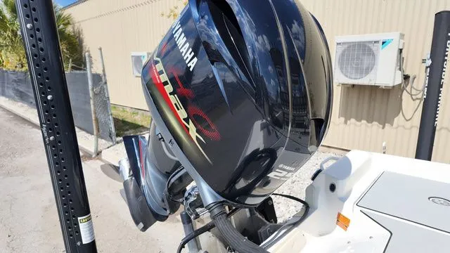 Slide: The Image of Skeeter 230SX 2019 - 48