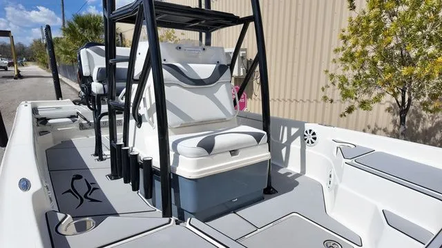 Slide: The Image of Skeeter 230SX 2019 - 50